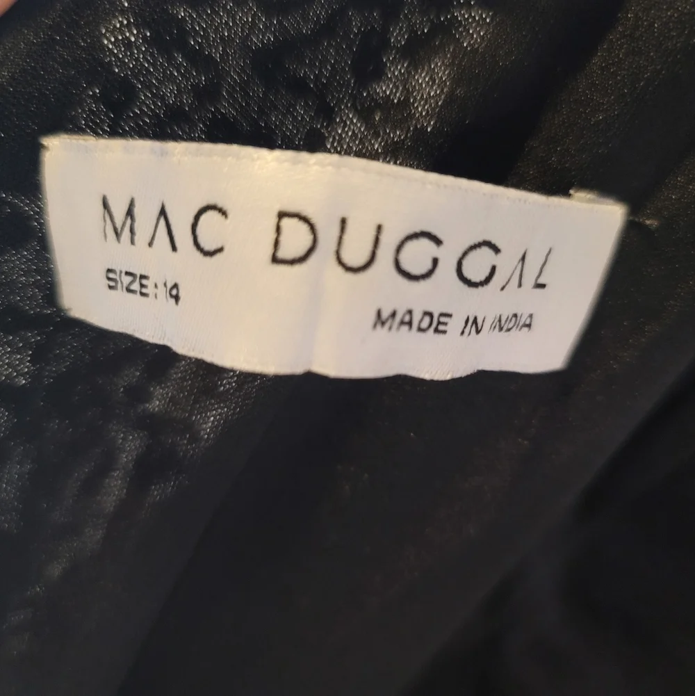 NWT MAC DUGGAL Floral Embellished Spaghetti Strap Gown Black Size 14 - Picture 7 of 12